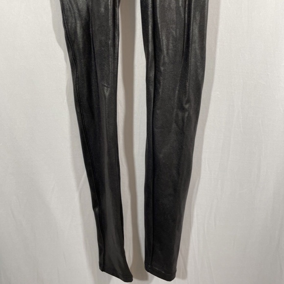 NEW SPANX [ XS ] Faux‎ Leather Leggings in Black - Picture 7 of 12